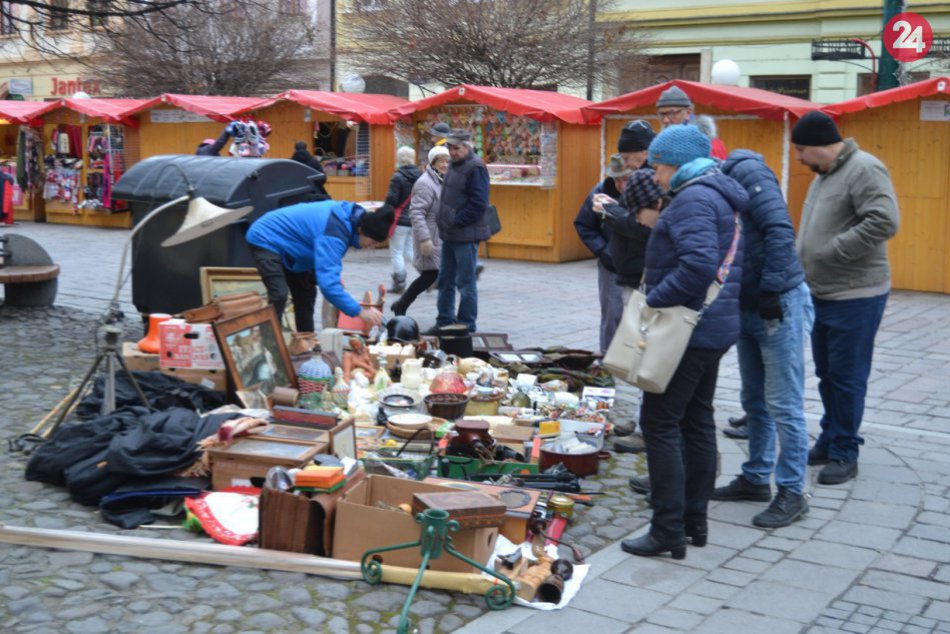 Ilustračný obrázok k článku Boli ste na burze starožitností? Prešovčania si na Trojici dopĺňali zbierku, FOTO