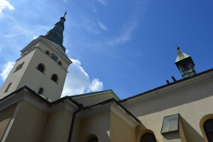 Ilustračný obrázok k článku Prehľad sviatočných bohoslužieb: Rozpis pre všetky kostoly v Žiline