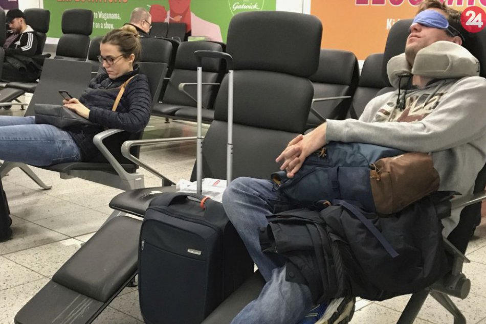 Ilustračný obrázok k článku Letisko Gatwick obnovuje prevádzku: Chaos spôsobili drony, FOTO