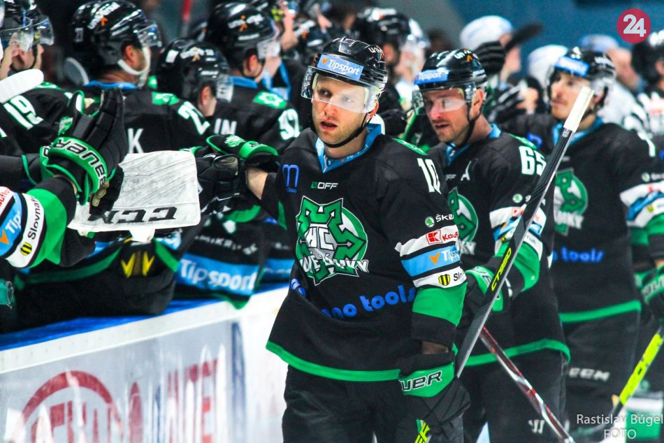 Ilustračný obrázok k článku Nové Zámky s dvomi bodmi v derby zápase: Proti Nitre rozhodlo predĺženie, FOTO