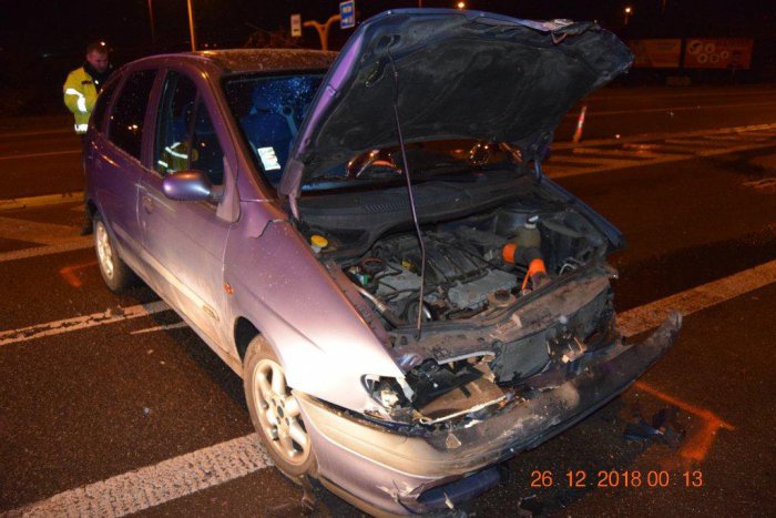 Ilustračný obrázok k článku Vianočné havárie boli pod vplyvom alkoholu. Jeden vodič nafúkal takmer 3 promile