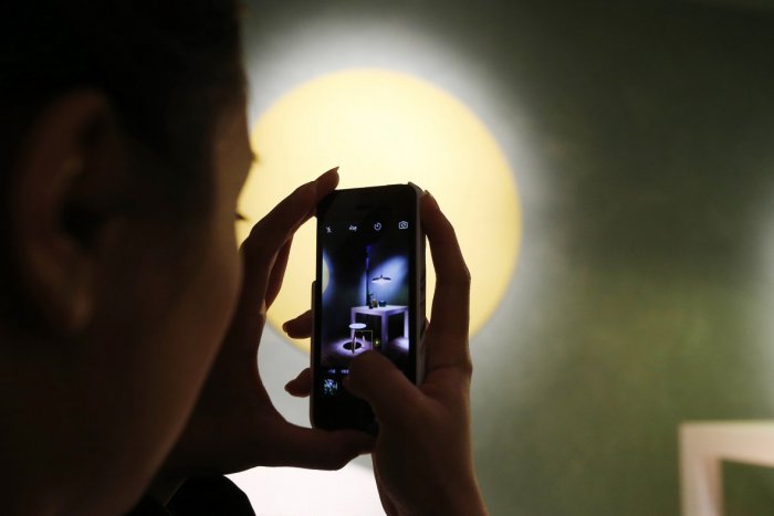 Ilustračný obrázok k článku V Trnovci nad Váhom idú s dobou: Zaviedli sms rozhlas aj mobilnú apku