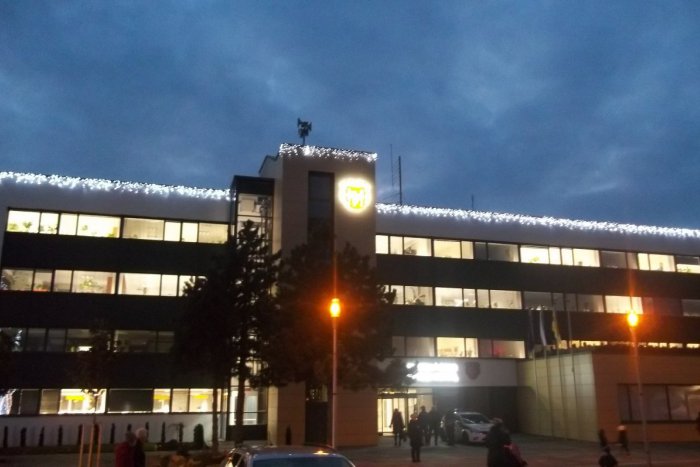 Ilustračný obrázok k článku FOTO, Sviatočná výzdoba s prekvapeniami: TAKTO vyzerajú novinky v Šali