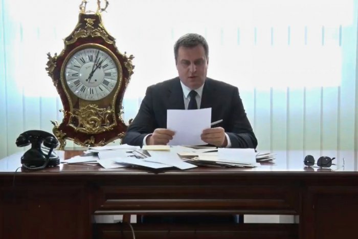 Ilustračný obrázok k článku Danko si zo seba spravil srandu: Pellegrini ukázal zbierku breptov, VIDEO