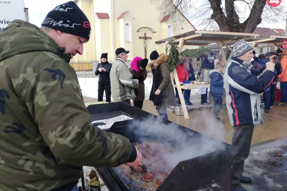 Ilustračný obrázok k článku Máte radi mäsové DOBROTY a ĽUDOVÚ muziku? Na Podpoľaní bude dedinská ZAKÁĽAČKA