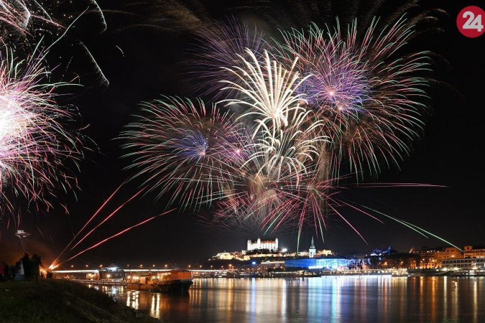 Ilustračný obrázok k článku HLASUJTE: Chýbal by vám silvestrovský ohňostroj v Bratislave?