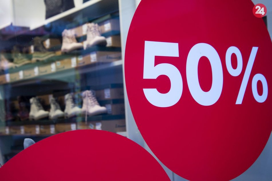 Ilustračný obrázok k článku Ako bojujú Slováci so ZDRAŽOVANÍM: Nakupujú v zľavách a nepôjdu na letnú dovolenku!