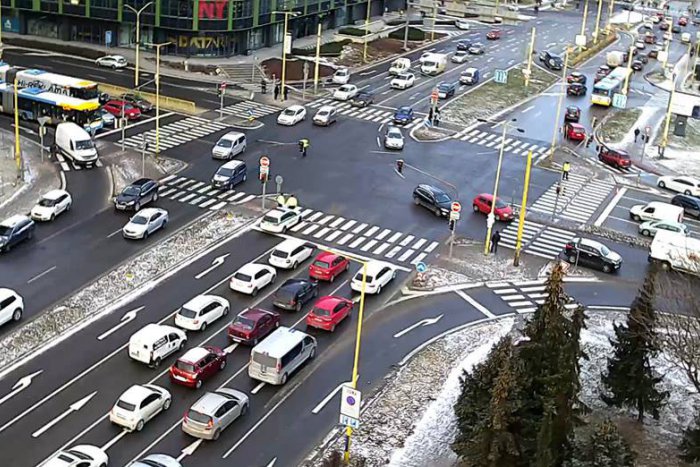 Ilustračný obrázok k článku Už môžete nakupovať. Polícia údajnú bombu v obchodnom centre nenašla