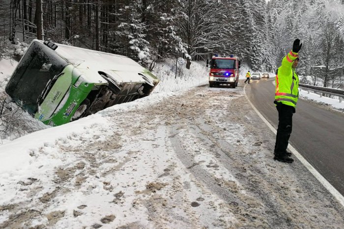 Ilustračný obrázok k článku Nehoda autobusu v Liptovskej Osade: Záchranári hlásia viacerých zranených