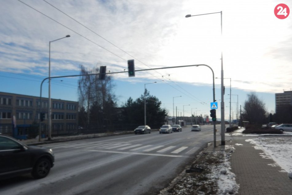 Ilustračný obrázok k článku FOTO: Vodič v Bystrici zachytil chodkyňu na priechode. Polícia hľadá svedkov