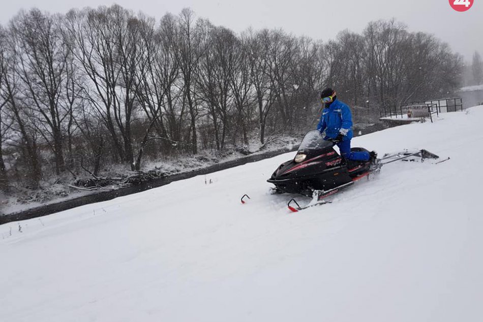 Ilustračný obrázok k článku Cyklistov v Mikuláši nahradia bežkári: Popri Váhu vznikla nová stopa, FOTO