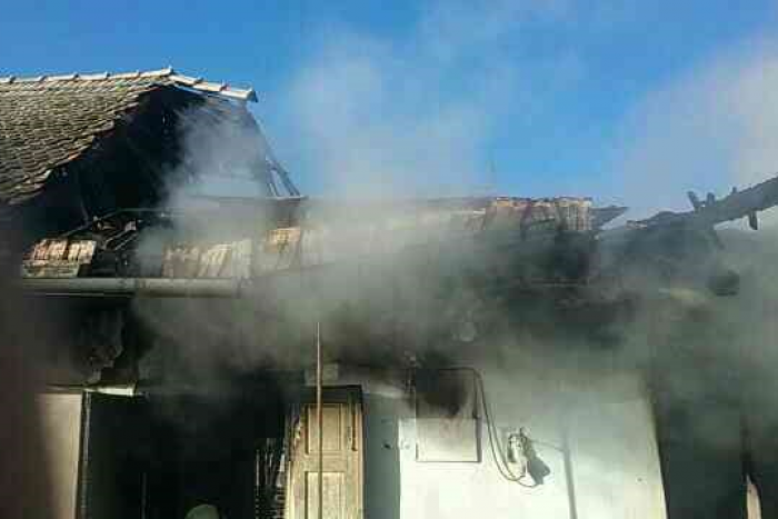 Ilustračný obrázok k článku Plamene neďaleko Devínskej Novej Vsi: Hasiči zasahovali pri požiari chaty