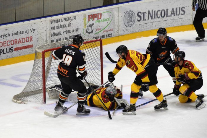 Ilustračný obrázok k článku Hokejisti Topoľčian neuspeli: Aj v druhom zápase sa tešili hráči Michaloviec