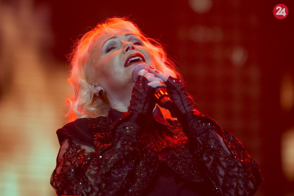 Ilustračný obrázok k článku SVET O SLOVENSKU: Česi sa zabávajú na Najväčšom Slovákovi