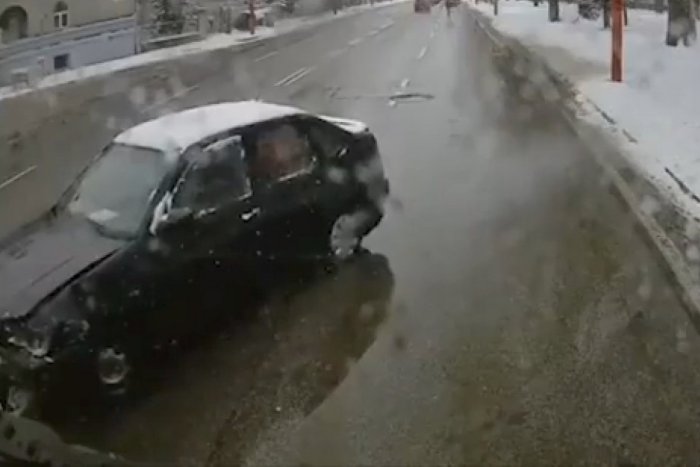 Ilustračný obrázok k článku SVET O SLOVENSKU: To je jazda! Na mol opitý šofér demoloval, čo videl