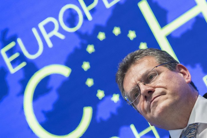 Ilustračný obrázok k článku Robert Fico ponúkol kandidatúru na prezidenta Marošovi  Šefčovičovi