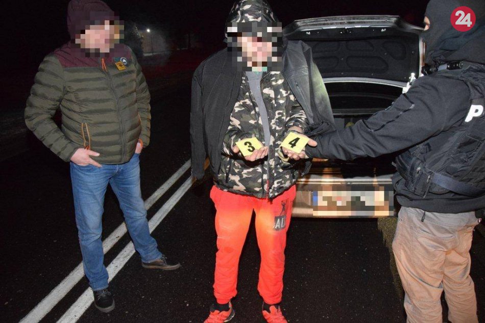 Ilustračný obrázok k článku FOTO: Policajti chytili dvojicu, ktorá mala vykrádať byty po celom Slovensku