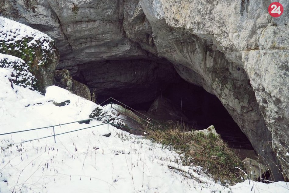 Ilustračný obrázok k článku Skvost Gemera: Pozrite si zasneženú Silickú ľadnicu a jej okolie