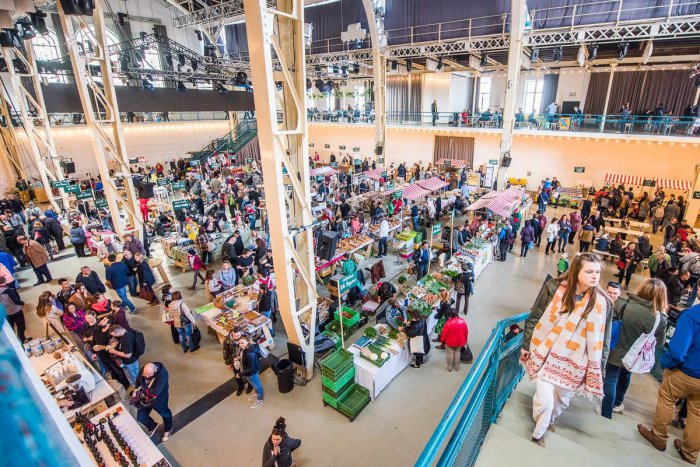 Ilustračný obrázok k článku Kam v Bratislave zadarmo: Niečo pre milovníkov blšákov aj sezónnych potravín