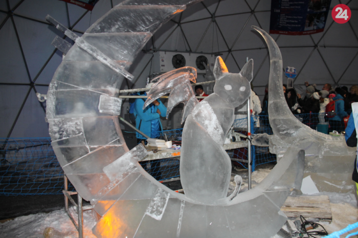 Ilustračný obrázok k článku Až 50 ton ľadu ožije do nádherných póz: Na Hrebienku budú opäť vytvárať jedinečné sochy