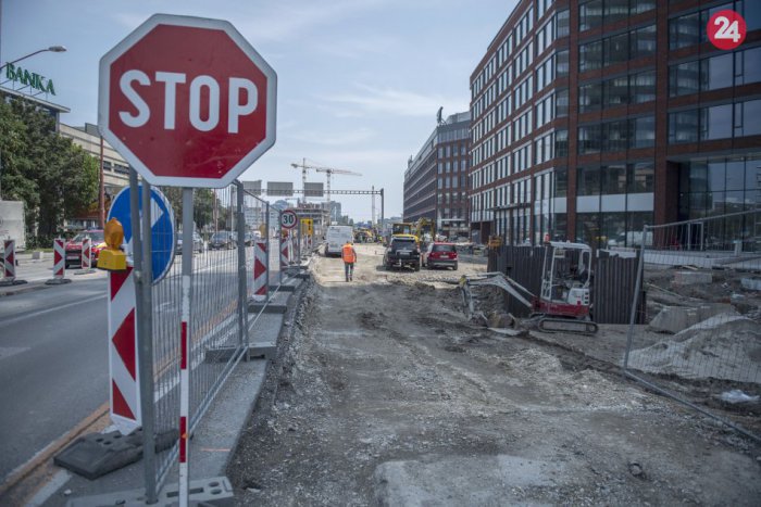 Ilustračný obrázok k článku Verejná doprava jazdí cez Mlynské nivy bez problémov