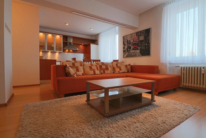 Ilustračný obrázok k článku Štýlový dvojizbový tehlový byt v centre Žiaru na predaj, FOTO