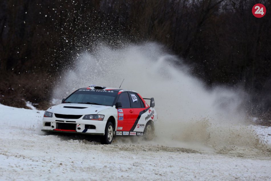 Ilustračný obrázok k článku Vodičov preverila Vlachovská jazda zručnosti: Parádne FOTO z trate!