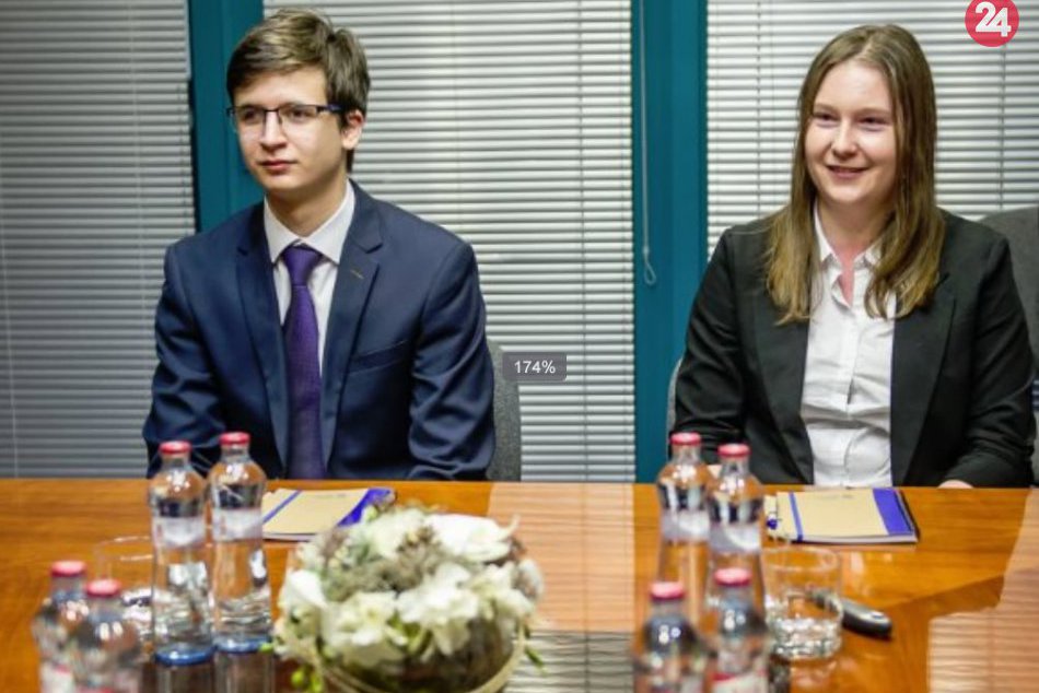 Ilustračný obrázok k článku Janka a Dejan  zahviezdili: Z medzinárodnej olympiády v Pekingu zlato a striebro