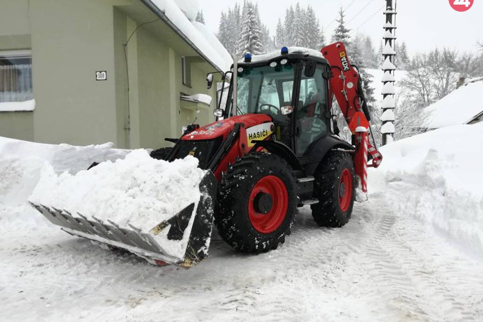 Ilustračný obrázok k článku Situácia v Ždiari zomkla obyvateľov: S odstraňovaním kalamity pomáha, kto môže