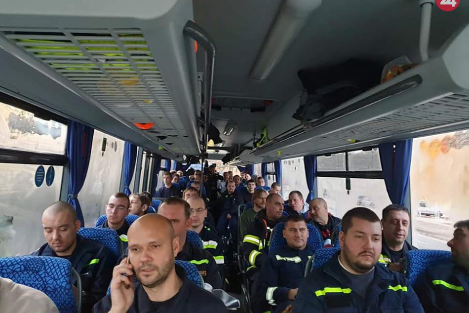 Ilustračný obrázok k článku Hasiči z celého Slovenska sa spojili: Vyše 400 ich pomáha na severe krajiny, FOTO