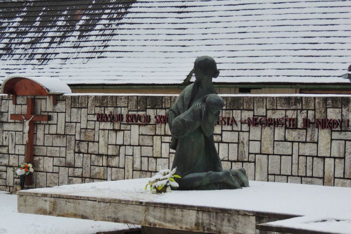 Ilustračný obrázok k článku RANNÁ ŠTVORKA: Pred 74 rokmi nacisti vypálili obce Kľak a Ostrý Grúň