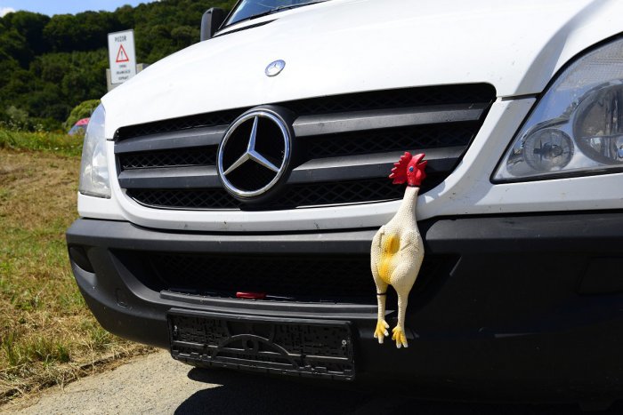 Ilustračný obrázok k článku RADÍME: Auto bez tabuliek s EČV sa nesmie používať v cestnej premávke