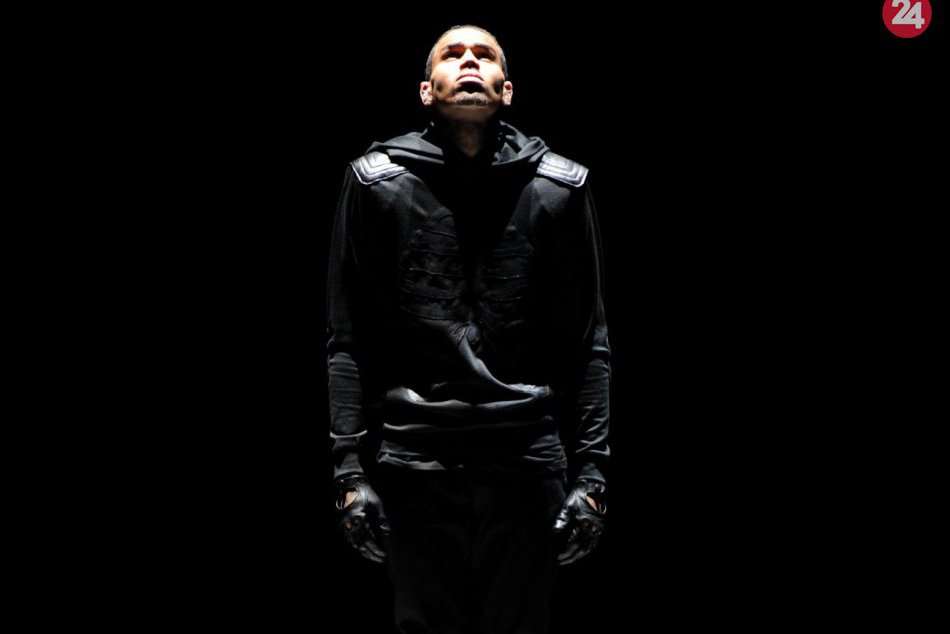 Ilustračný obrázok k článku Speváka Chrisa Browna zatkli v Paríži: Je obvinený zo znásilnenia