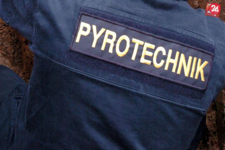 Ilustračný obrázok k článku Netradičný nález v kovošrote neďaleko Trenčína: Pyrotechnik na mieste! FOTO