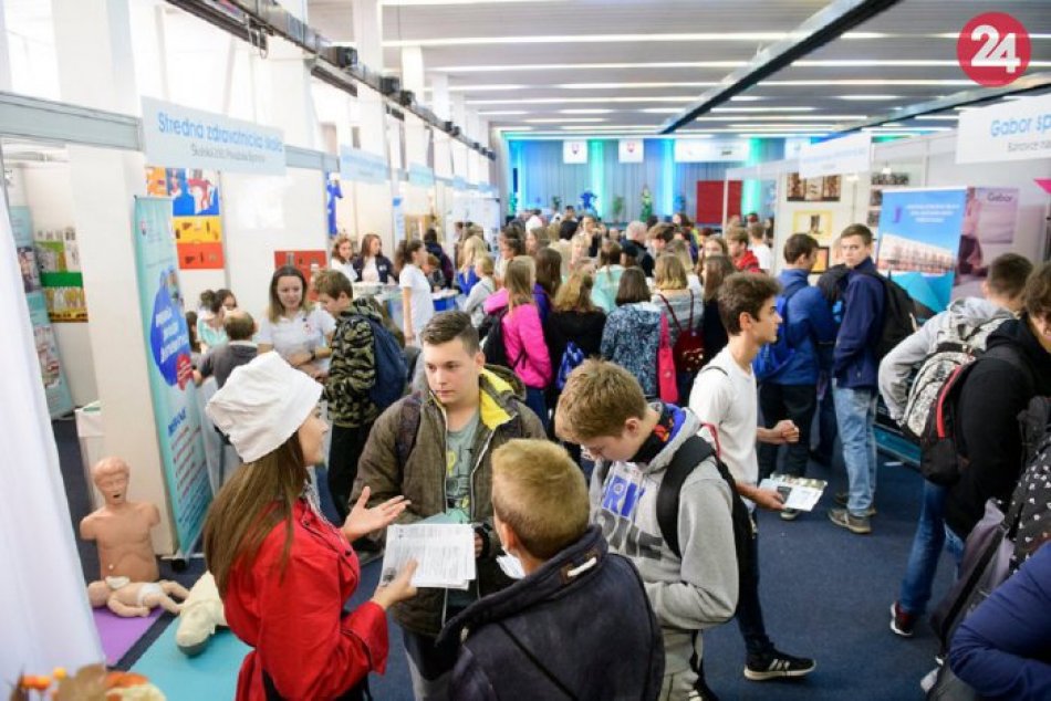 Ilustračný obrázok k článku Premýšľate, kam na strednú? V Banskobystrickom kraji sa predstaví 36 škôl z 5 okresov