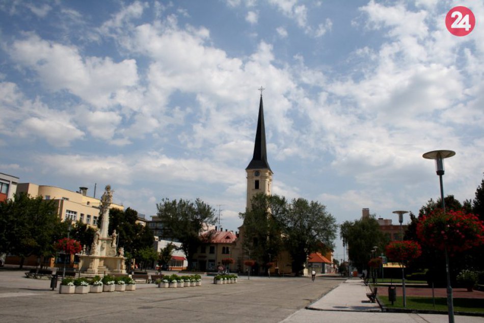 Ilustračný obrázok k článku Zlaté padáky v Zámkoch: Bývalého primátora s prednostom odsúdili na päť rokov