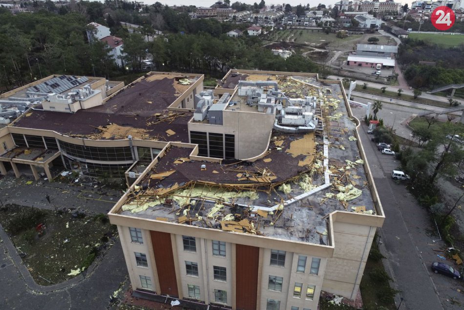 Ilustračný obrázok k článku V Turecku vyčíňalo tornádo: Medzi obeťami Slováci neboli