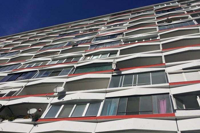 Ilustračný obrázok k článku Kúpili ste byt alebo dom? Daňové priznanie môžete podať aj počas nestránkových dní