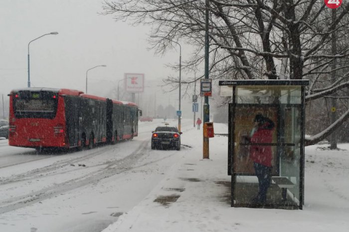 Ilustračný obrázok k článku Bratislavská MHD meškala, premávka viacerých liniek bola obmedzená