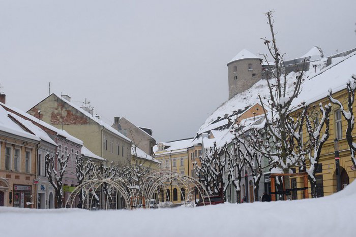 Ilustračný obrázok k článku Pre okres Trenčín platí výstraha: Koľko centimetrov snehu má až napadať?