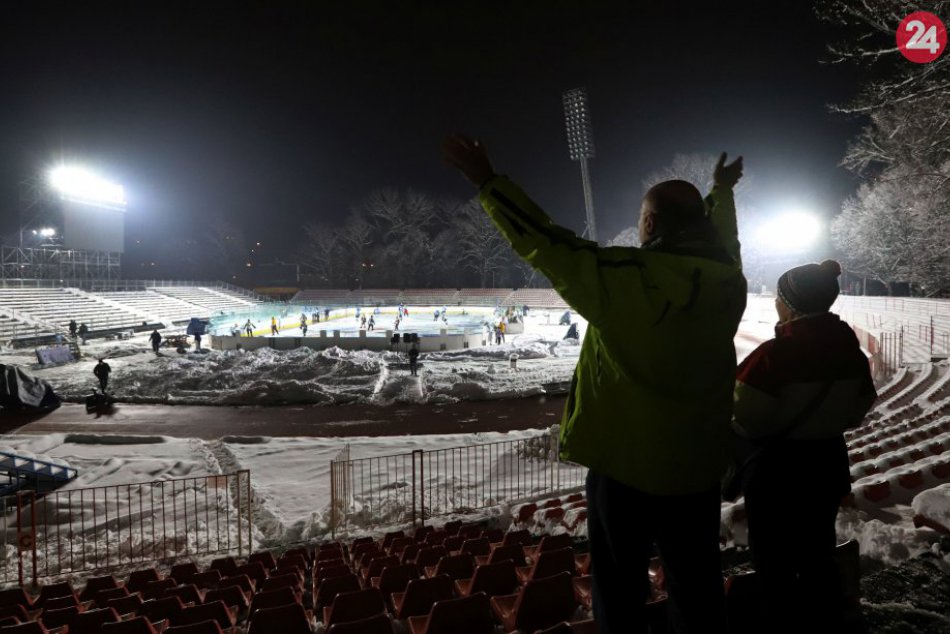 Ilustračný obrázok k článku Winter Classic v Bystrici predo dvermi: Na ľad na Štiavničkách otestovali aj Liptáci, FOTO