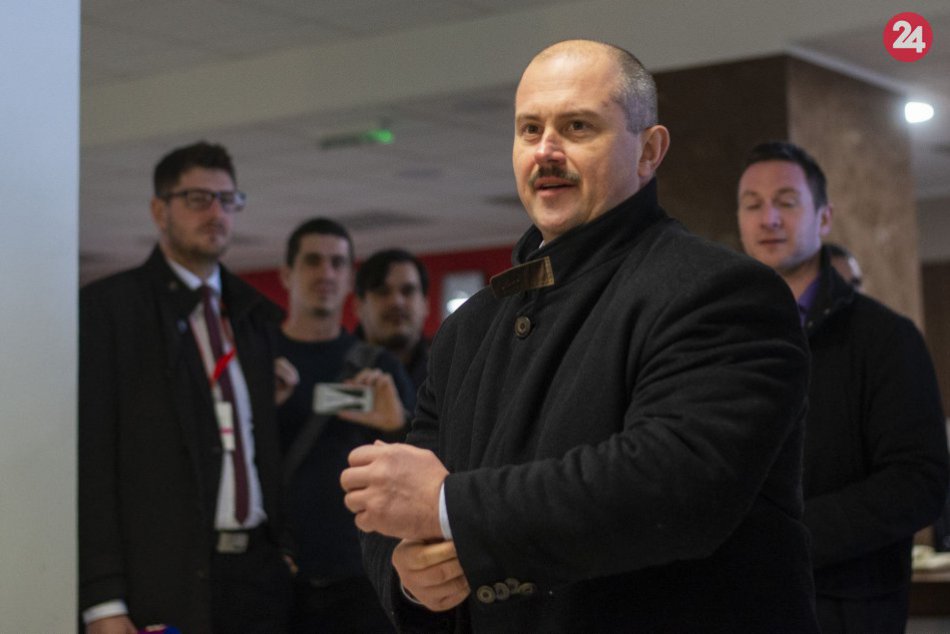 Ilustračný obrázok k článku Kotleba vyhral v jednej dedine nášho okresu: Kde ešte ĽSNS výrazne bodovala?