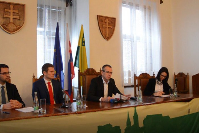 Ilustračný obrázok k článku Žilinský primátor s odvážnym plánom: Zimnú údržbu musíme systémovo zmeniť! VIDEO