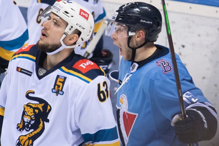 Ilustračný obrázok k článku Parádny výkon Sukeľa: Dvoma gólmi rozhodol o víťazstve Slovana!