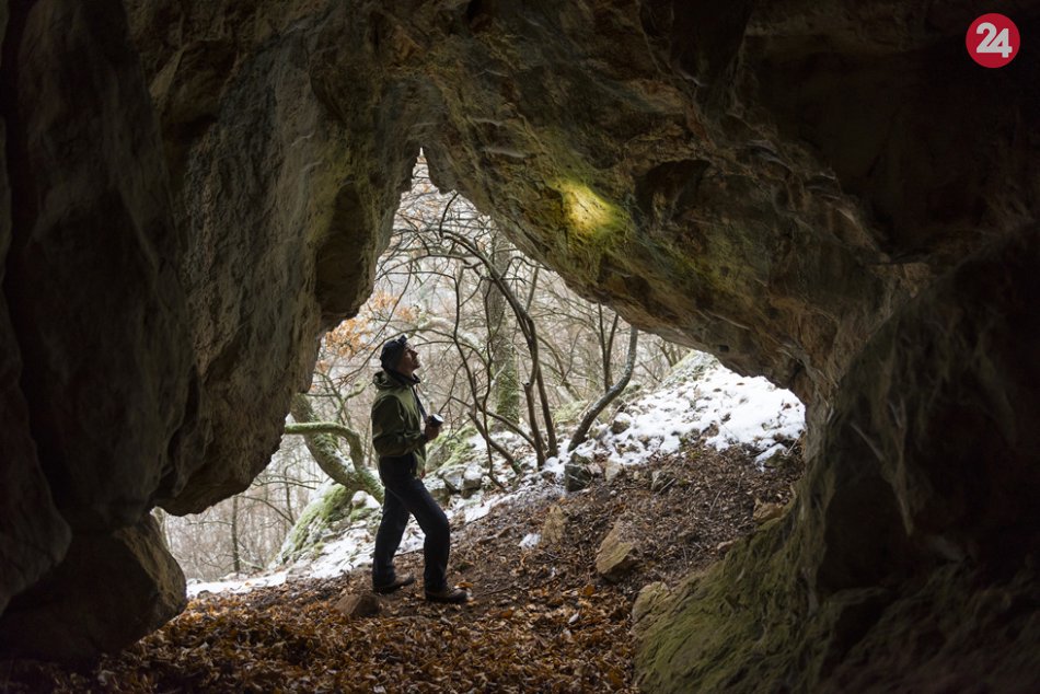 Ilustračný obrázok k článku FOTO, ak zvládnete pohľad na stovky netopierov: Takto prebieha ich sčítanie v Zádielskej tiesňave