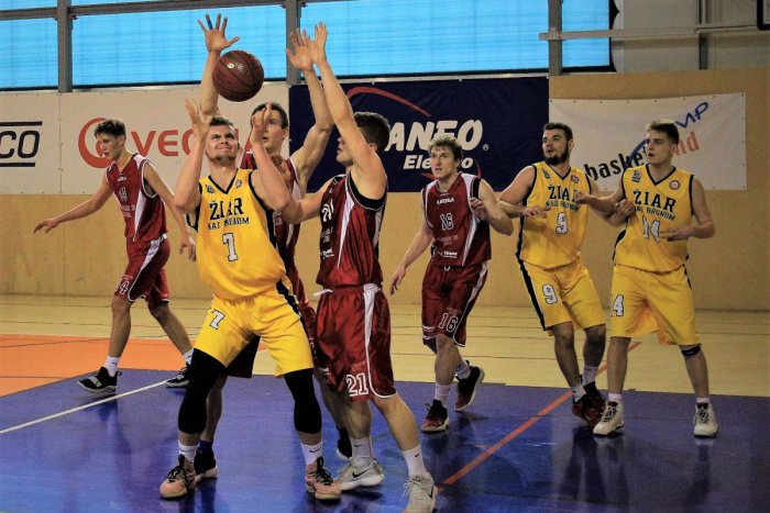 Ilustračný obrázok k článku Tréner Kučera nešetrí chválou: Žiarčania predviedli so Žilinou parádne divadlo, FOTO