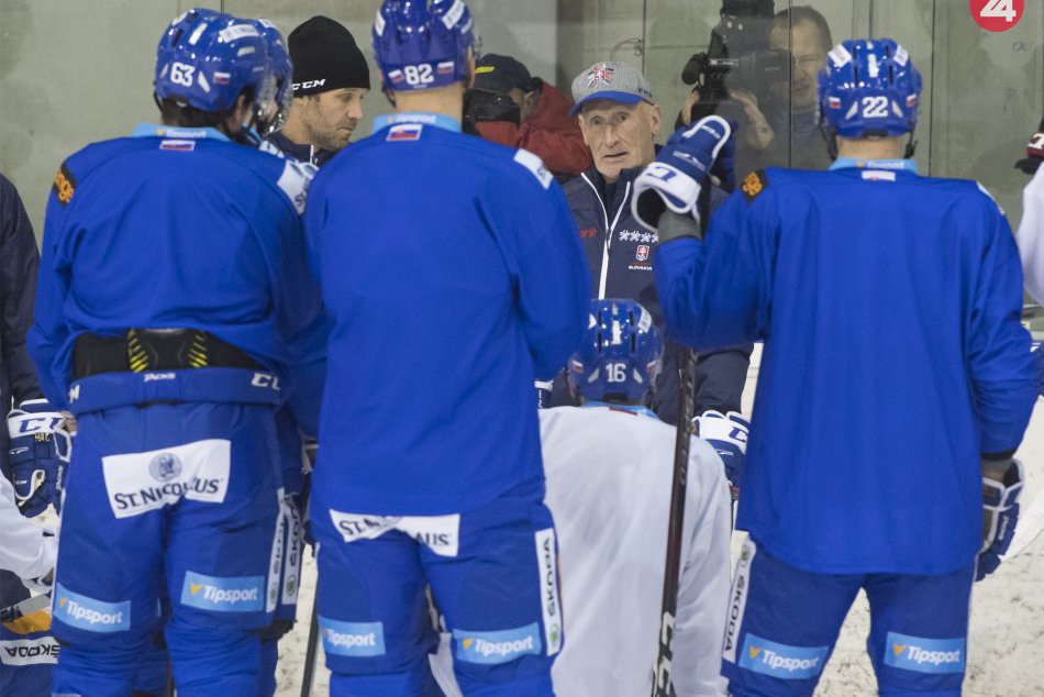 Ilustračný obrázok k článku Ramsay privítal kompletný káder reprezentácie. Nechýba ani trio zvolenských útočníkov, FOTO