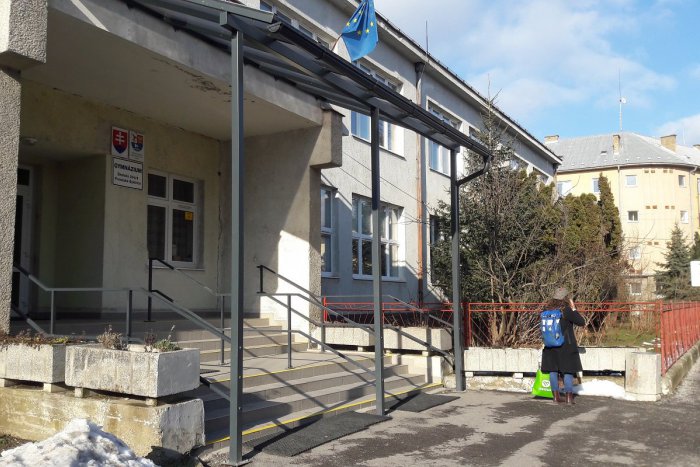 Ilustračný obrázok k článku Gympel v Považskej sa môže dočkať finančnej injekcie: Pribudnú moderné pomôcky?