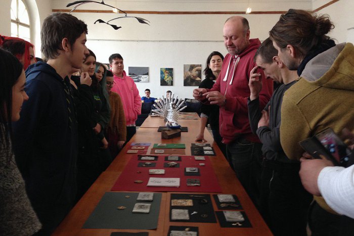 Ilustračný obrázok k článku Zaujímavá trojdňovka na FOTKÁCH: Bývalí SUPŠkári sa stretli v Kremnici