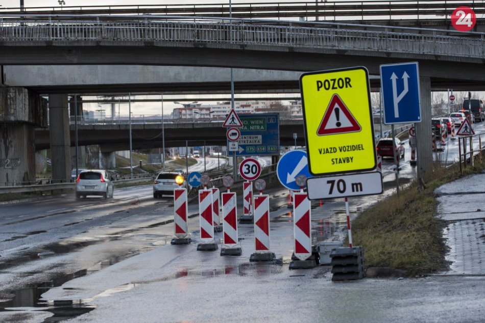 Ilustračný obrázok k článku Na diaľnici D1 čakajú vodičov v najbližších dňoch dopravné obmedzenia